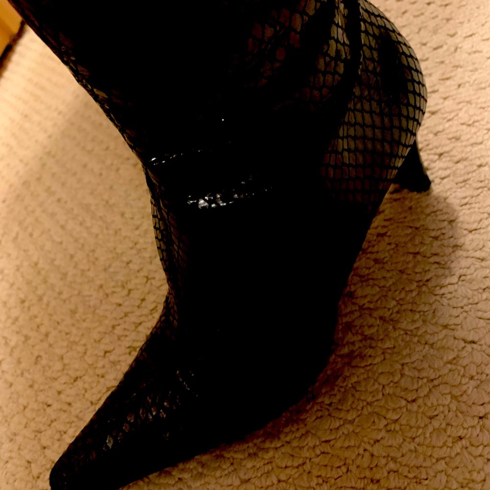 Women’s boots 6”high